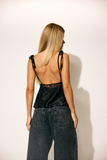 Blusa Cetim Amarrações Renda
